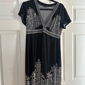 Adorable pea and the pod maternity dress